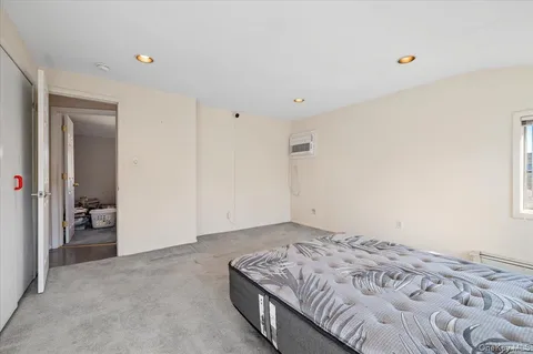 $679,000 | 24 Windmill Lane, Levittown, NY 11756