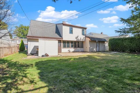 $679,000 | 24 Windmill Lane, Levittown, NY 11756
