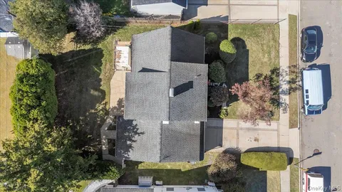 $679,000 | 24 Windmill Lane, Levittown, NY 11756