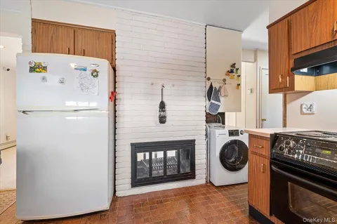 $679,000 | 24 Windmill Lane, Levittown, NY 11756