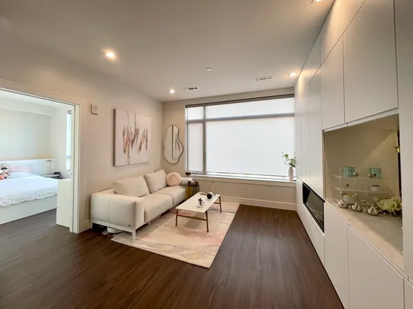 $3,500 | 99 Sumner Street, Unit 306, Boston, MA 02128