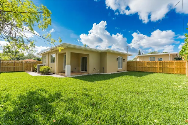 $4,100 | 6499 Southwest 39th Street, Unit 1, Miami, FL 33155