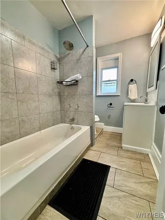 $1,100 | 236 Massachusetts Avenue, Unit 5, Buffalo, NY 14213