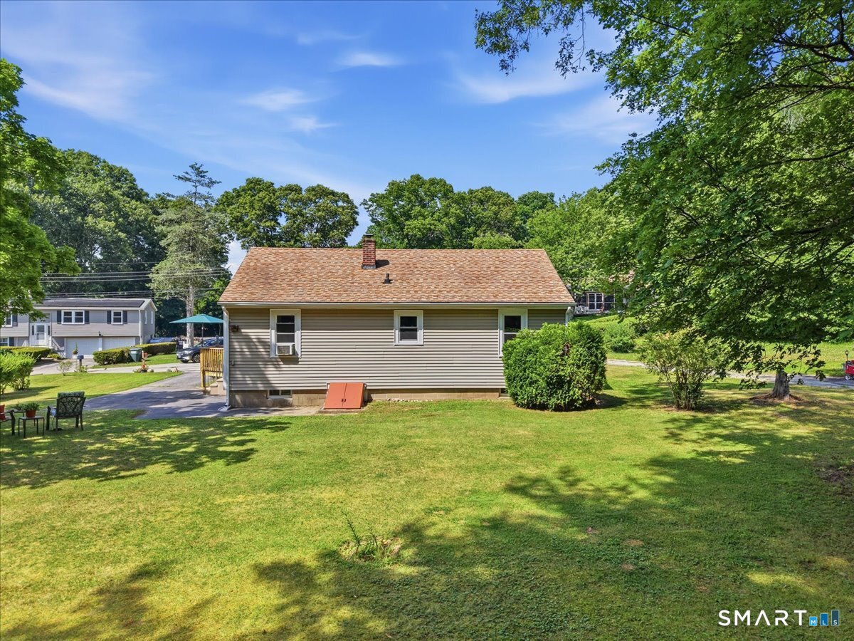 8 Mill Cove Road Ledyard, CT 06335 - Photo 7 of 31