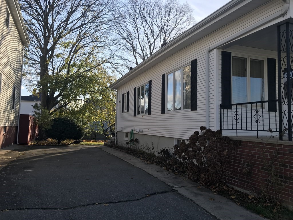 83 Winthrop Street Fall River, MA 02721 - Photo 3 of 13