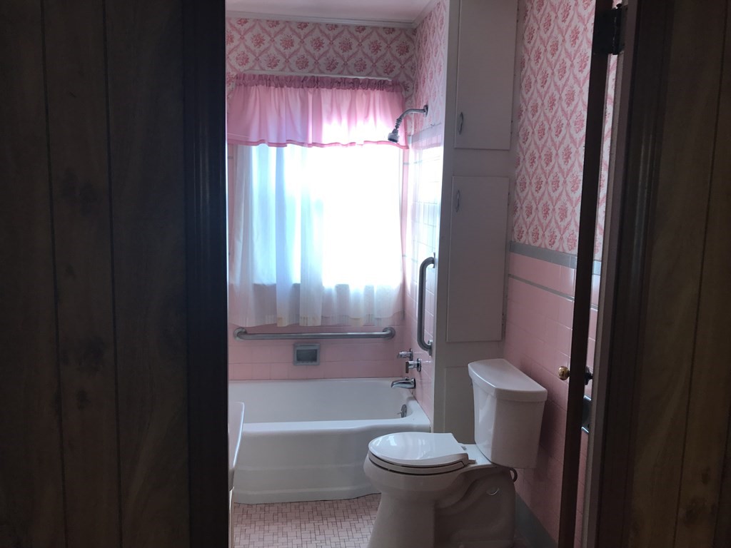 83 Winthrop Street Fall River, MA 02721 - Photo 10 of 13