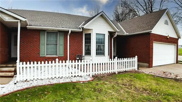 $237,500 | 3902 Eastgate Drive, St. Joseph, MO 64506