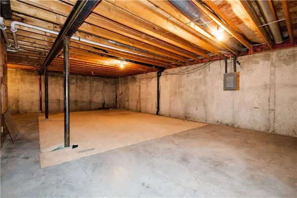 $237,500 | 3902 Eastgate Drive, St. Joseph, MO 64506