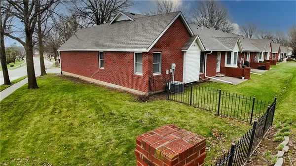 $237,500 | 3902 Eastgate Drive, St. Joseph, MO 64506