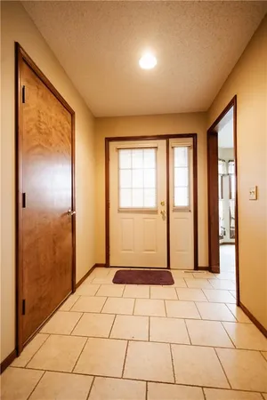 $237,500 | 3902 Eastgate Drive, St. Joseph, MO 64506