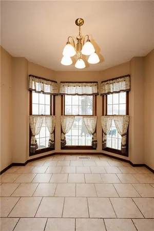 $237,500 | 3902 Eastgate Drive, St. Joseph, MO 64506