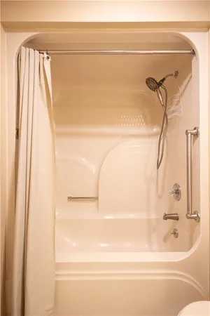 $237,500 | 3902 Eastgate Drive, St. Joseph, MO 64506