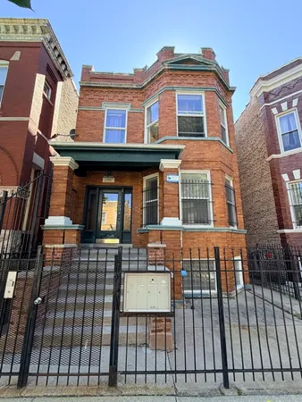 $2,750 | 1455 North Washtenaw Avenue, Unit 1F, Chicago, IL 60622