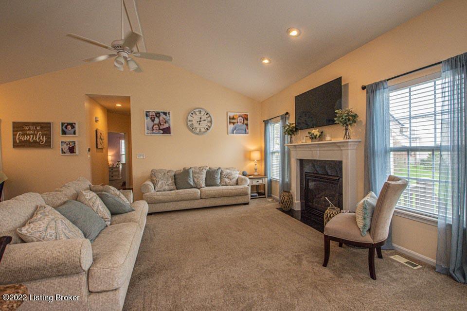 10205 Vantage Road Louisville, KY 40299 - Photo 11 of 30 014_Great Room