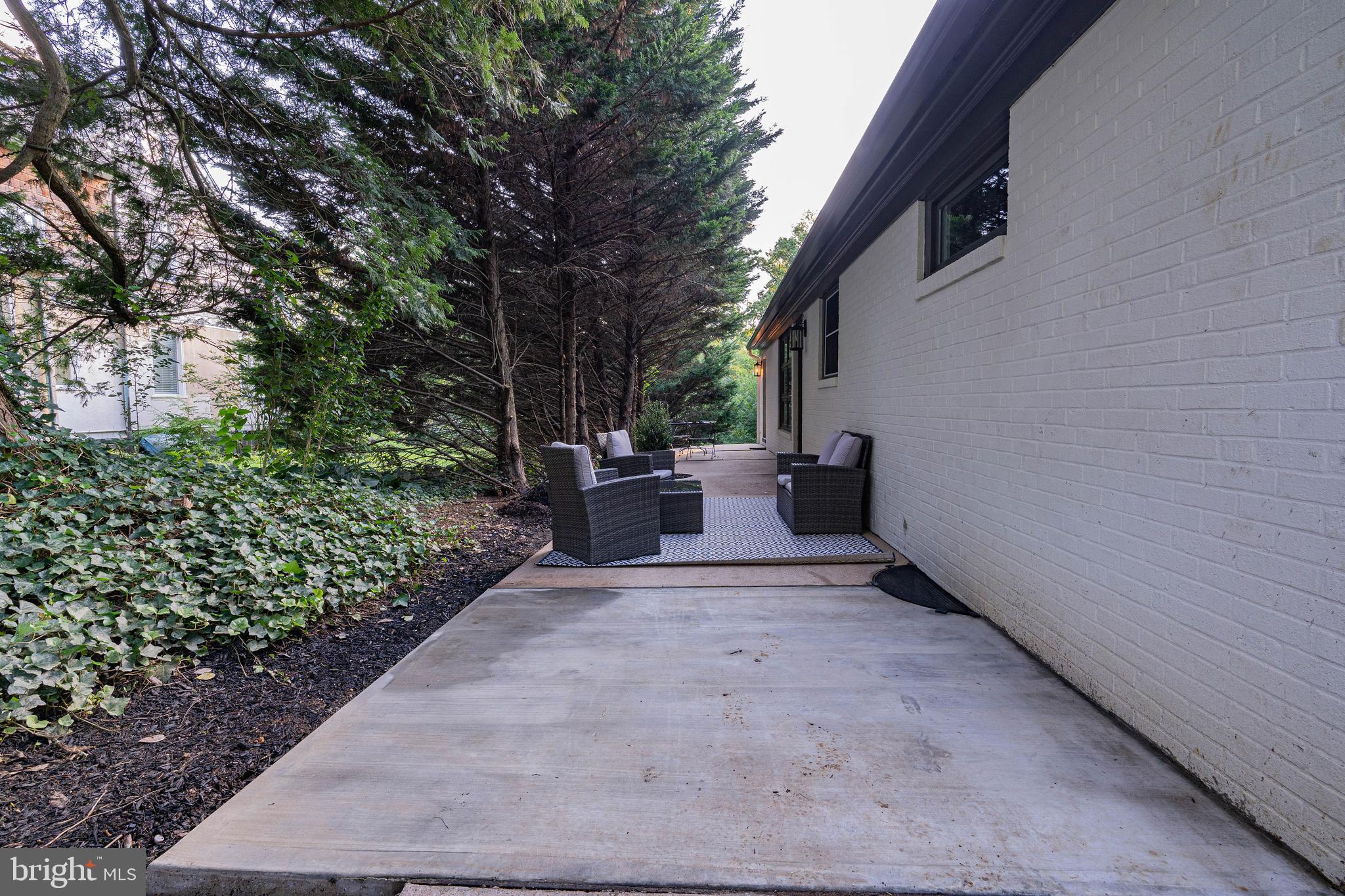5103 Falls Rd Terrace Baltimore, MD 21210 - Photo 3 of 31 Side patio - Great outdoor living space !