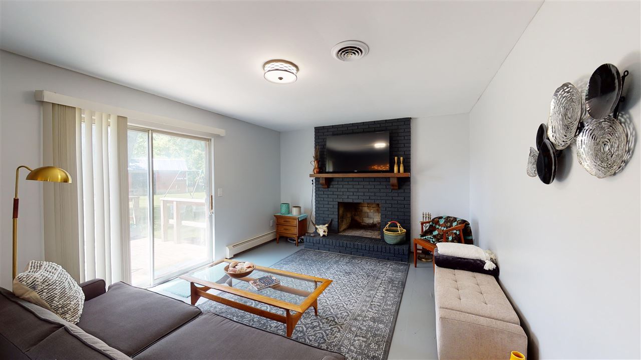5103 Spears Road Pinckney, MI 48169 - Photo 13 of 53 Living room