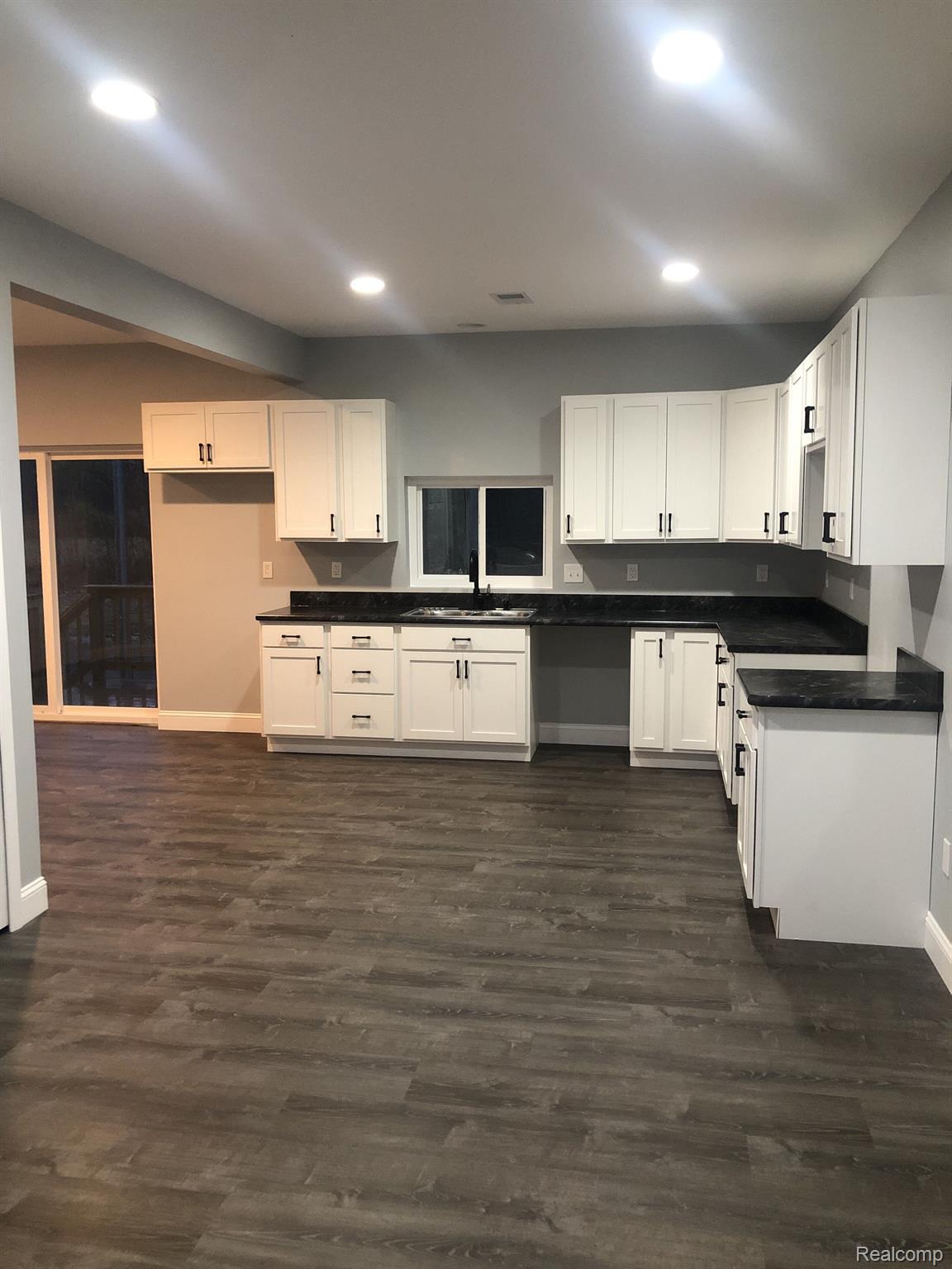 26350 King Road Romulus, MI 48174 - Photo 12 of 32 Gallery Image 12
