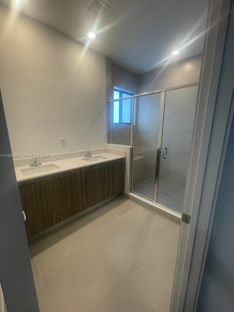 13637 Southwest 157th Place Miami, FL 33196 - Photo 15 of 18