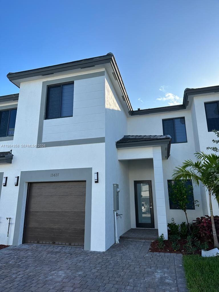 13637 Southwest 157th Place Miami, FL 33196 - Photo 3 of 18