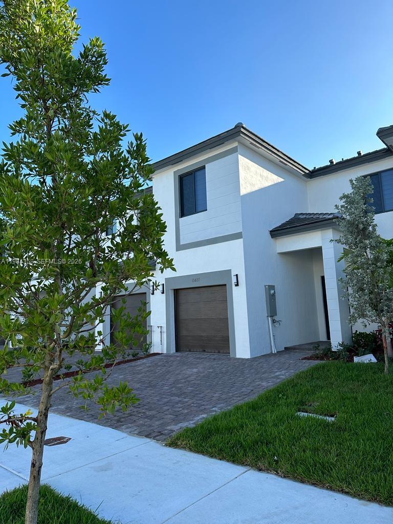 13637 Southwest 157th Place Miami, FL 33196 - Photo 4 of 18