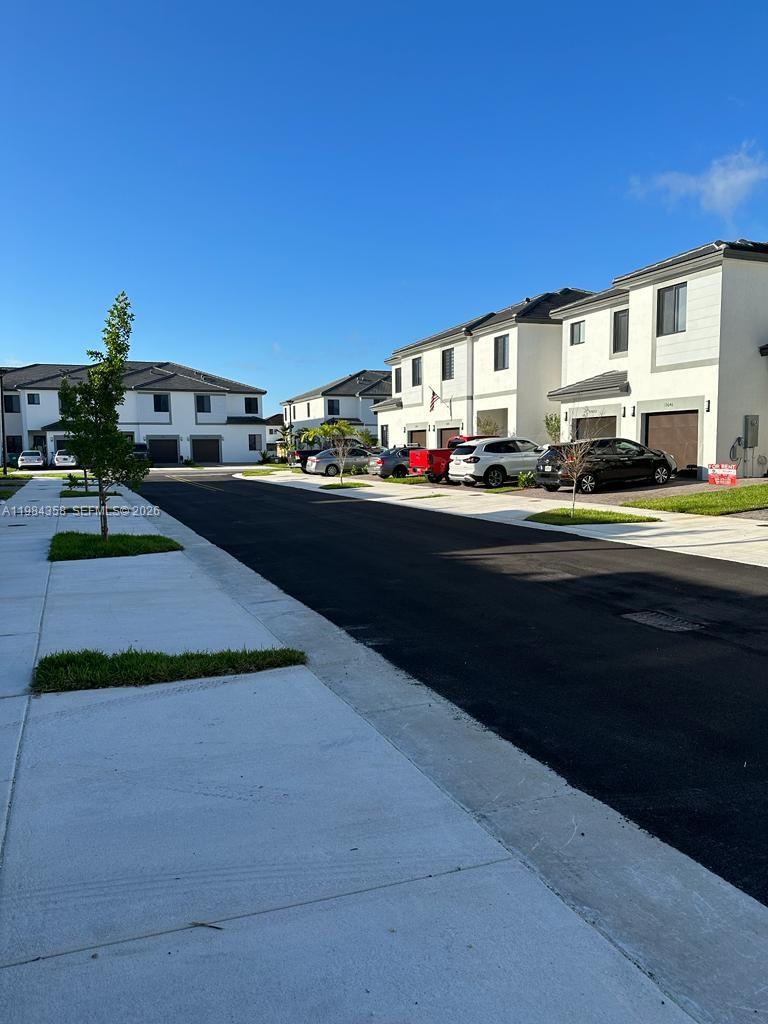 13637 Southwest 157th Place Miami, FL 33196 - Photo 6 of 18