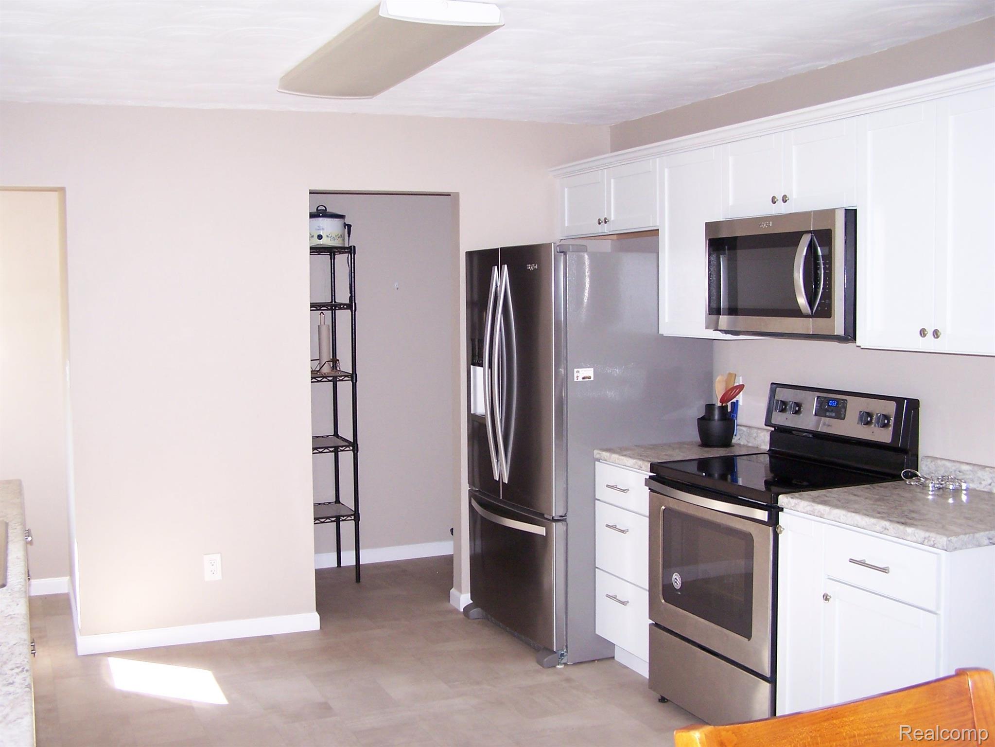 9070 Water Road Holly, MI 48442 - Photo 5 of 9