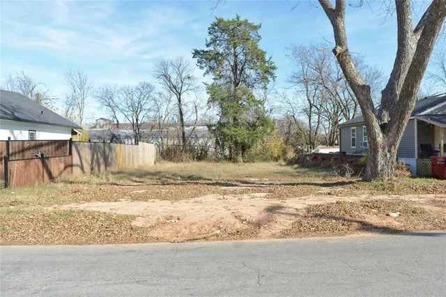 $30,000 | 419 South Montgomery Street, Sherman, TX 75090