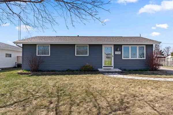 $250,000 | 1146 Redwood Lane, Menasha, WI 54952