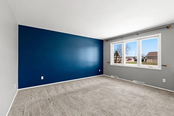 $250,000 | 1146 Redwood Lane, Menasha, WI 54952