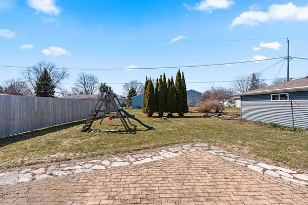 $250,000 | 1146 Redwood Lane, Menasha, WI 54952