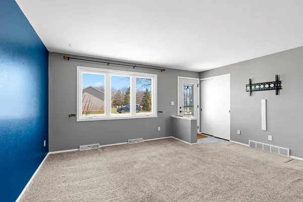 $250,000 | 1146 Redwood Lane, Menasha, WI 54952