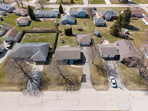 $250,000 | 1146 Redwood Lane, Menasha, WI 54952