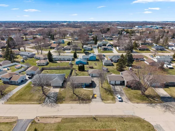 $250,000 | 1146 Redwood Lane, Menasha, WI 54952