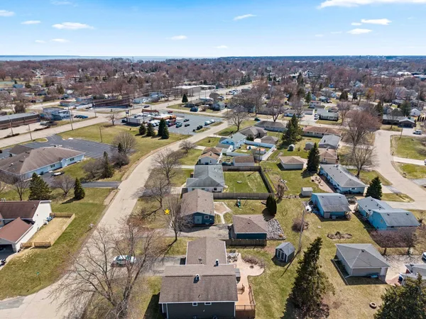 $250,000 | 1146 Redwood Lane, Menasha, WI 54952