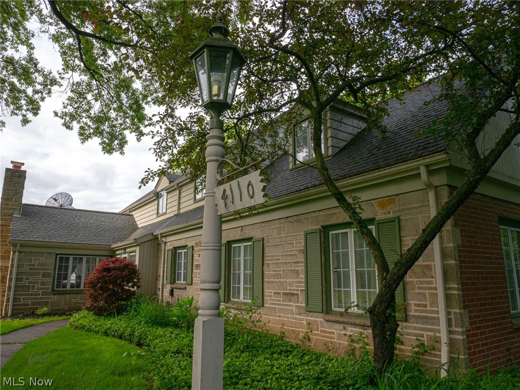 4110 Windsor Road Youngstown, OH 44512 - Photo 2 of 30 Gallery Image 2