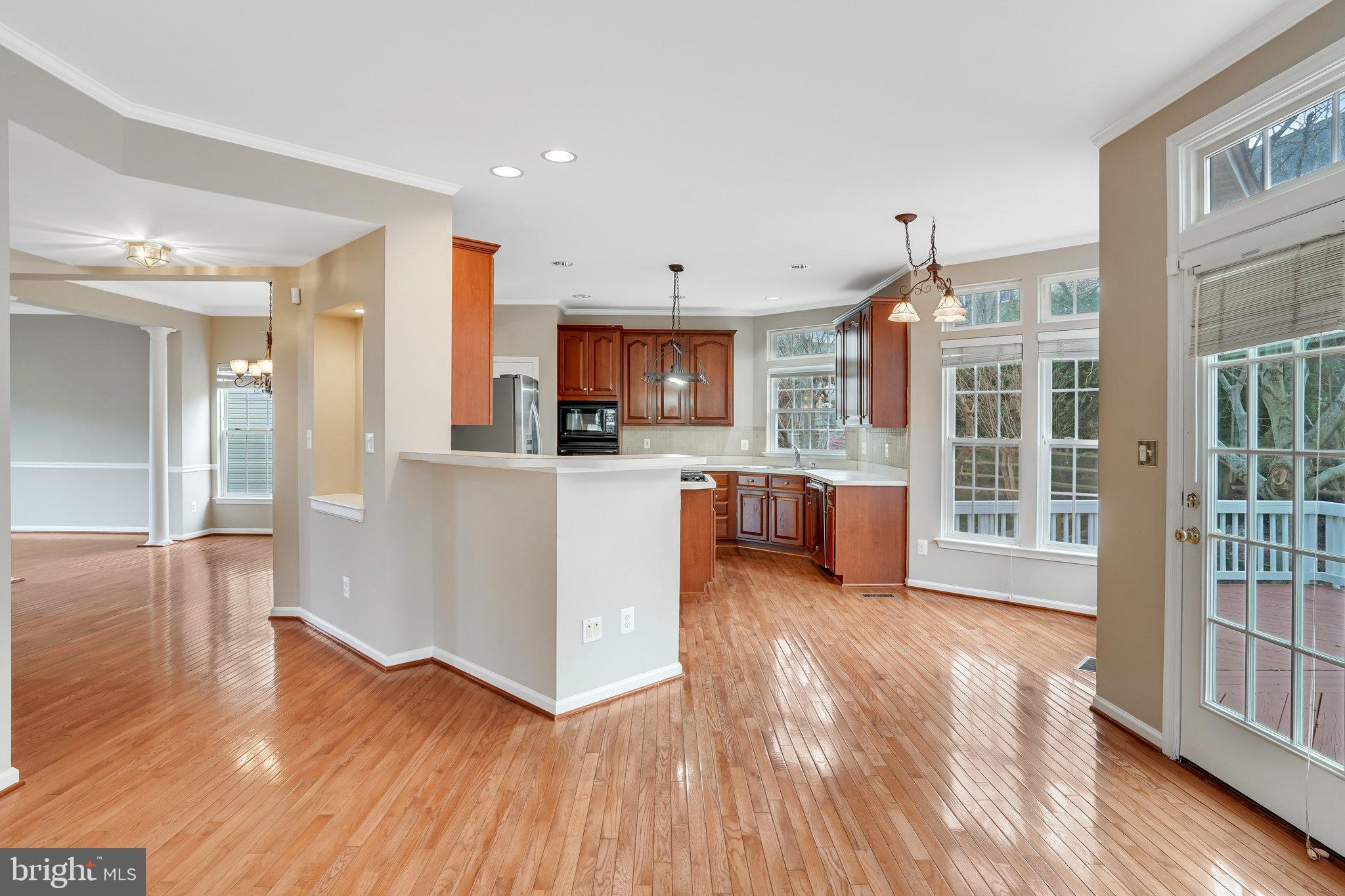 14481 Clubhouse Road Gainesville, VA 20155 - Photo 10 of 49 Bright & Open Kitchen & Breakfast Area