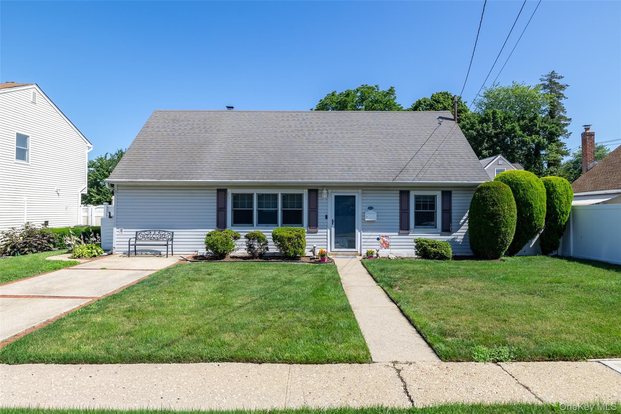 3977 Baylis Road Seaford, NY 11783 - Photo 2 of 33