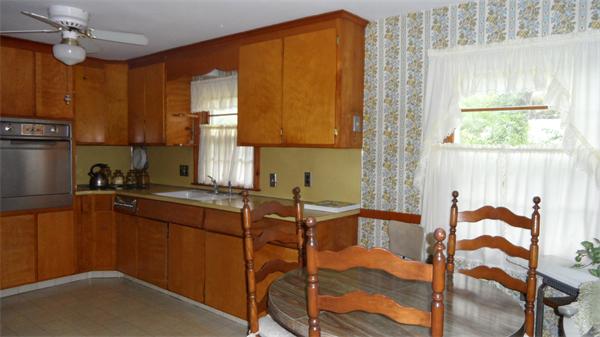 301 Old Farm Road Springfield, MA 01119 - Photo 5 of 20