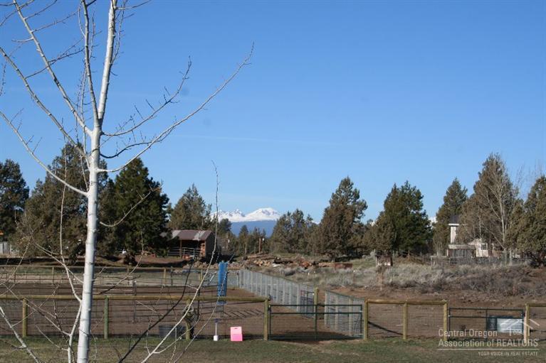 61153 Ropp Lane Bend, OR 97702 - Photo 22 of 25 a view of a backyard