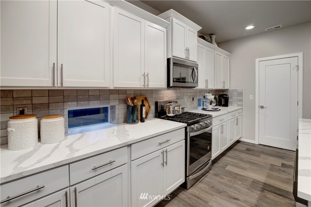 18718 Meridian Place West, Unit CC 04 Bothell, WA 98012 - Photo 14 of 35 Gallery Image 14
