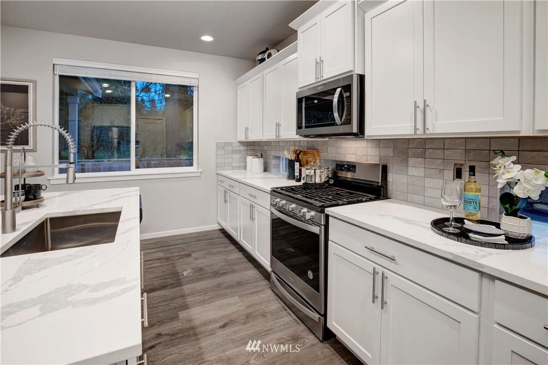 18718 Meridian Place West, Unit CC 04 Bothell, WA 98012 - Photo 16 of 35 Gallery Image 16