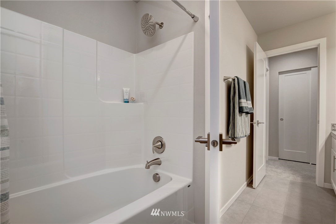 18718 Meridian Place West, Unit CC 04 Bothell, WA 98012 - Photo 23 of 35 Gallery Image 23