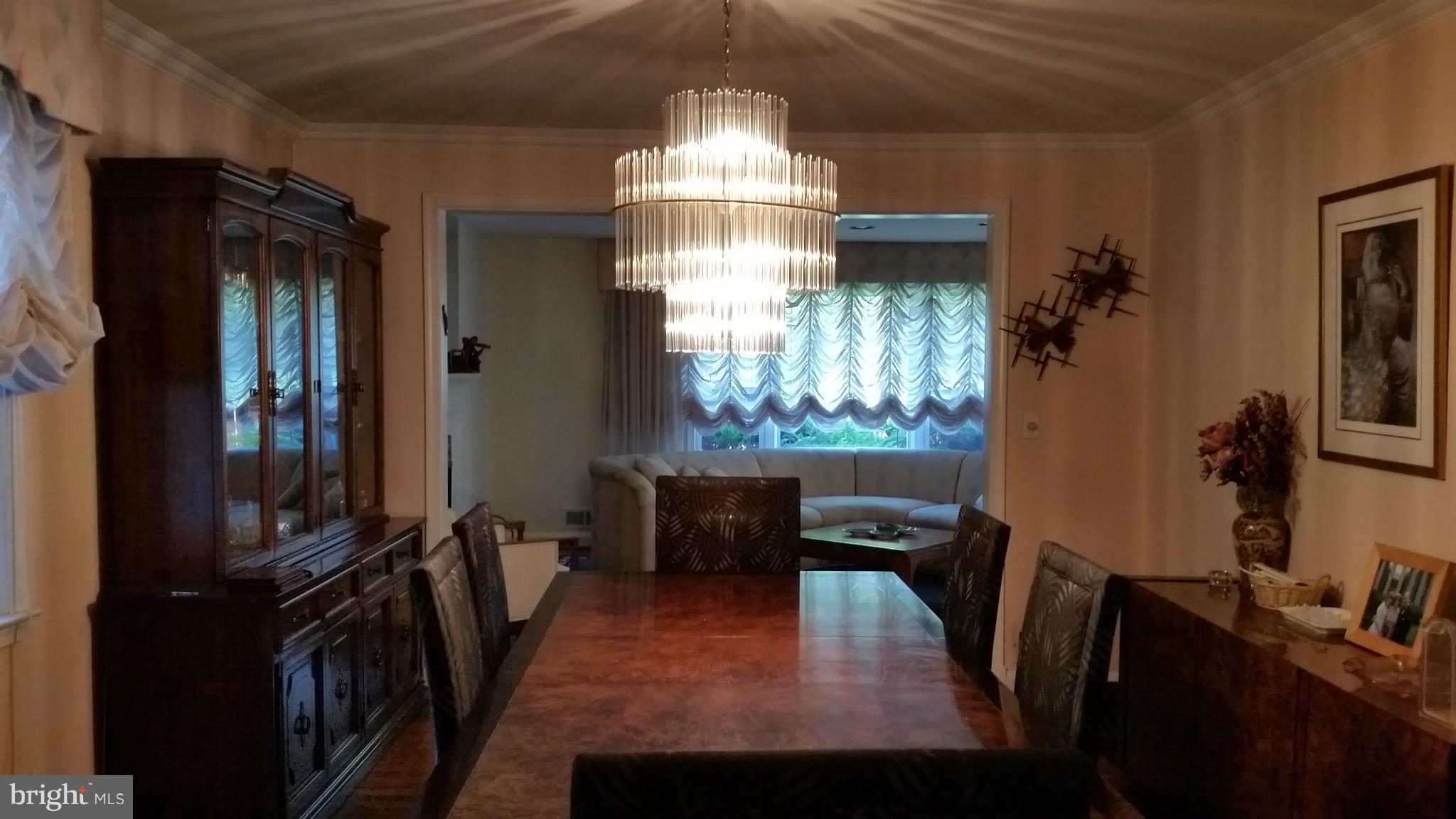 6222 Benhurst Road Baltimore, MD 21209 - Photo 5 of 15 Dining Room