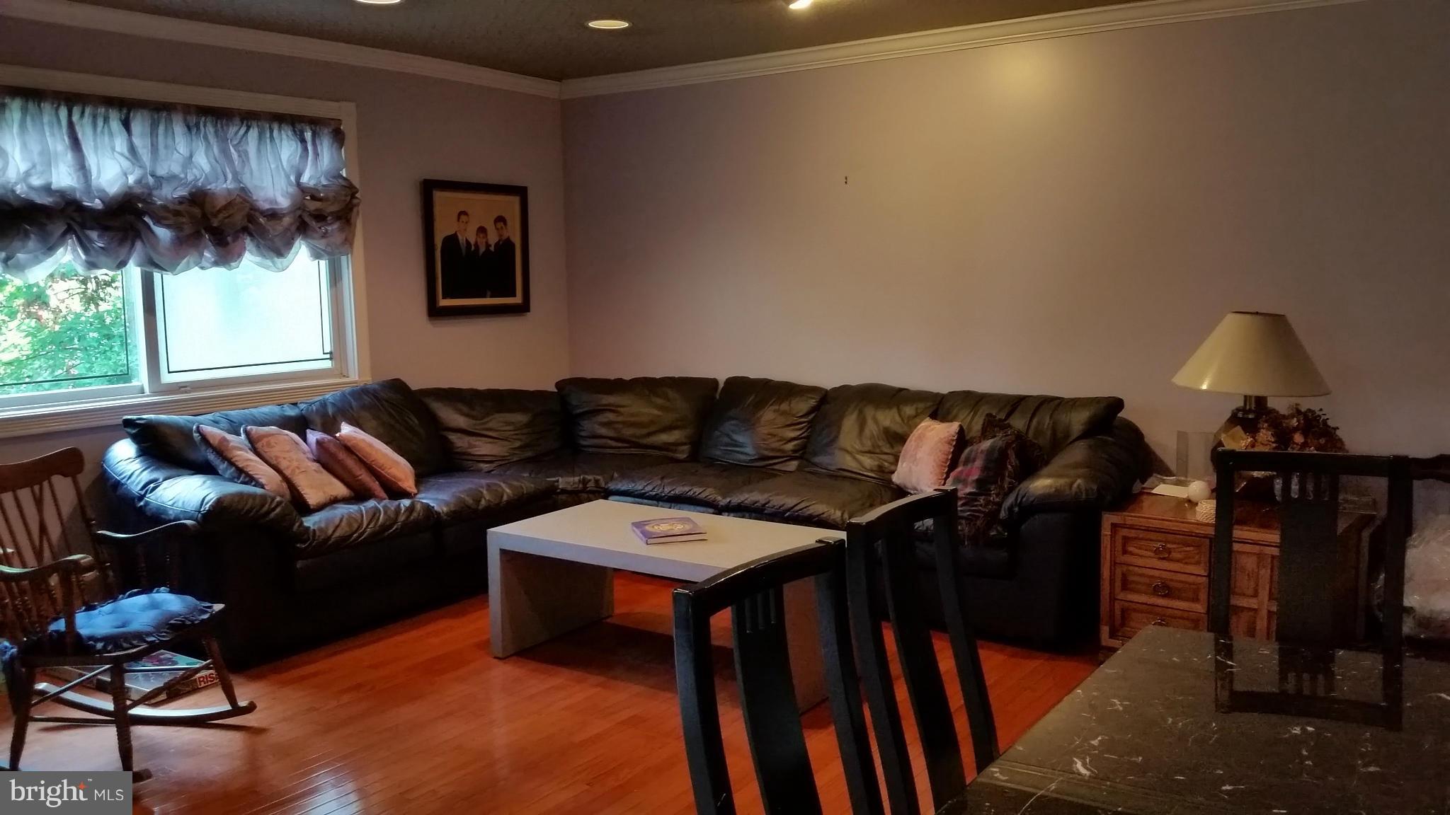 6222 Benhurst Road Baltimore, MD 21209 - Photo 6 of 15 Family Room