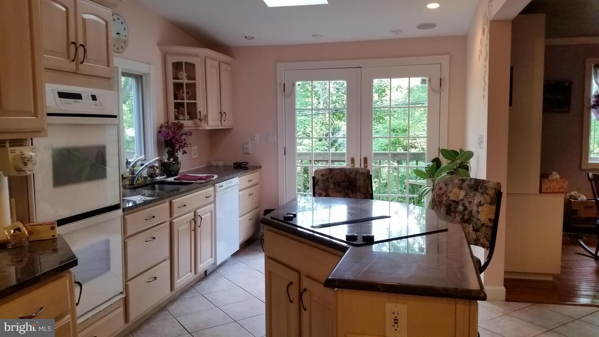 6222 Benhurst Road Baltimore, MD 21209 - Photo 7 of 15 Kitchen