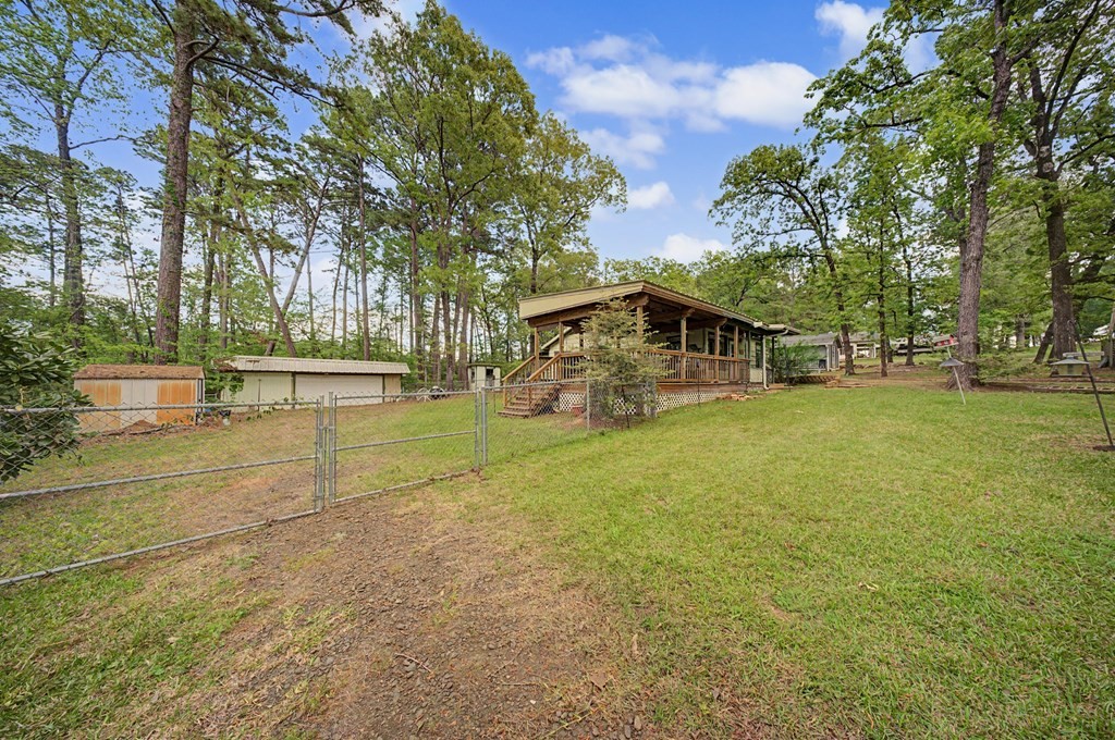 212 Winding Way Broaddus, TX 75929 - Photo 6 of 26