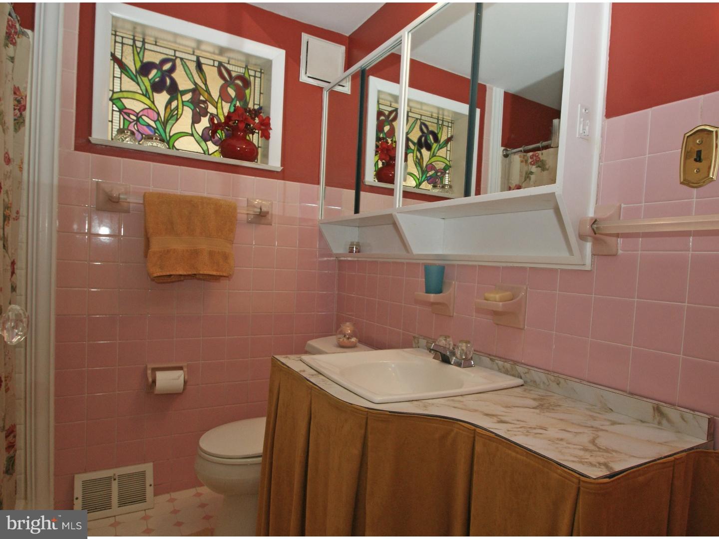 1815 Surrey Road Oreland, PA 19075 - Photo 19 of 25