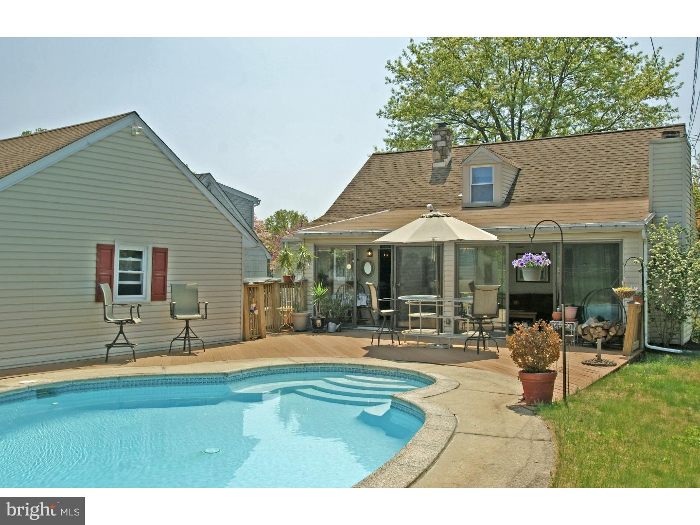 1815 Surrey Road Oreland, PA 19075 - Photo 24 of 25 Pool