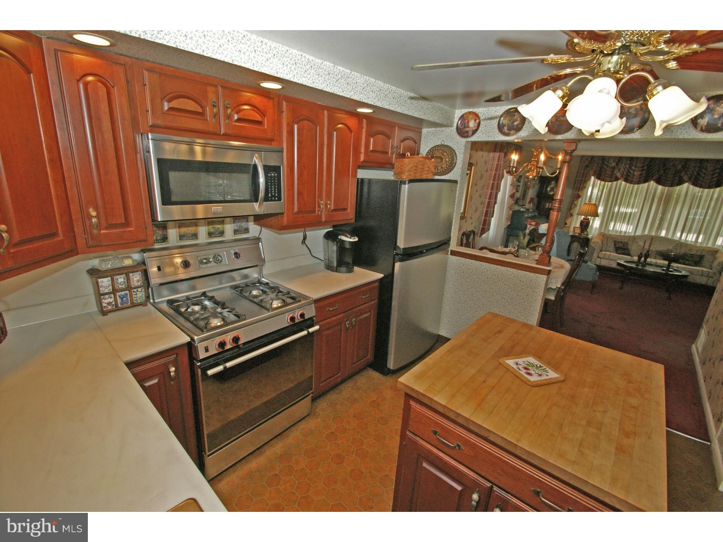 1815 Surrey Road Oreland, PA 19075 - Photo 8 of 25 Kitchen