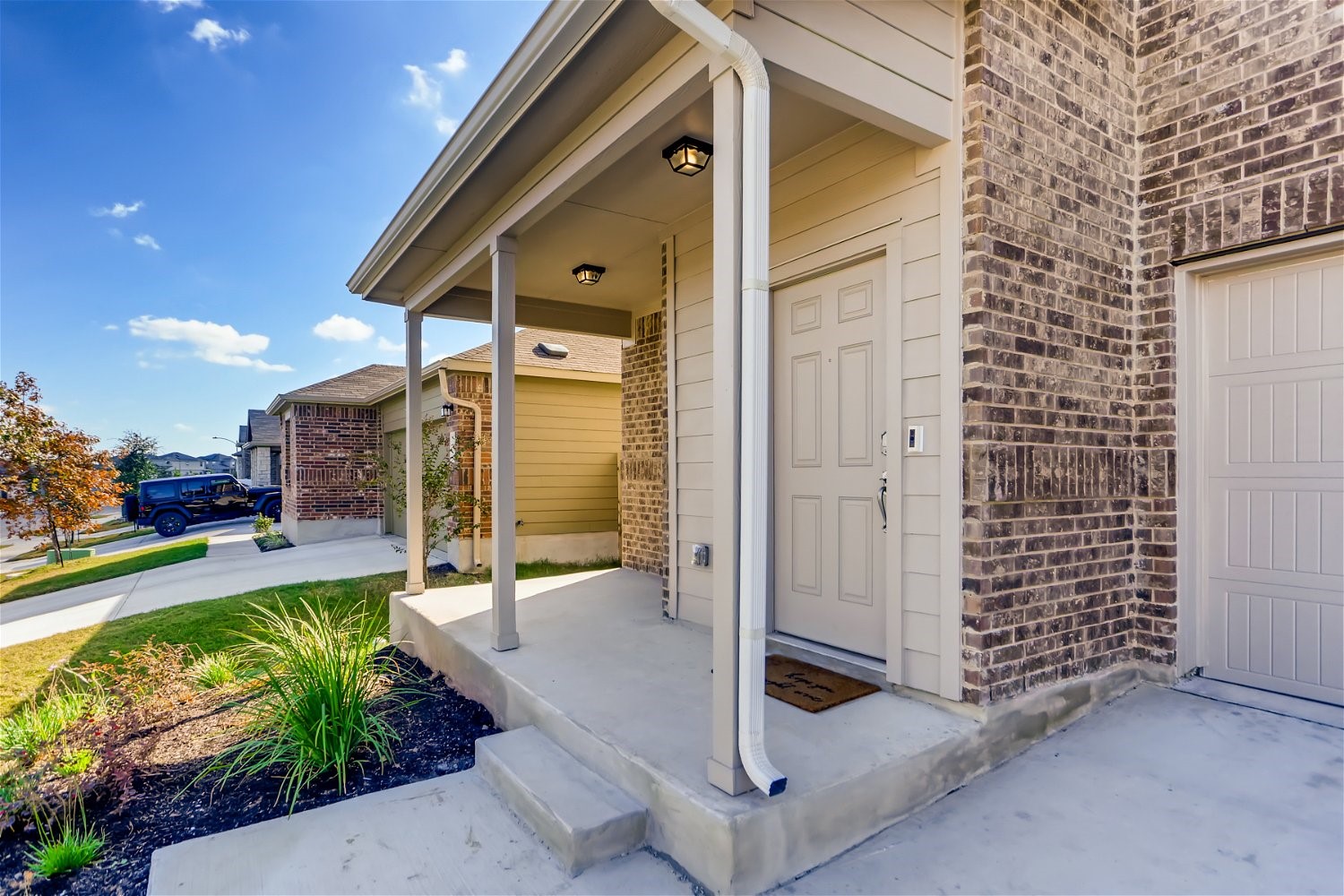 3901 Fort Collins Way Austin, TX 78744 - Photo 3 of 26 a view of an entryway